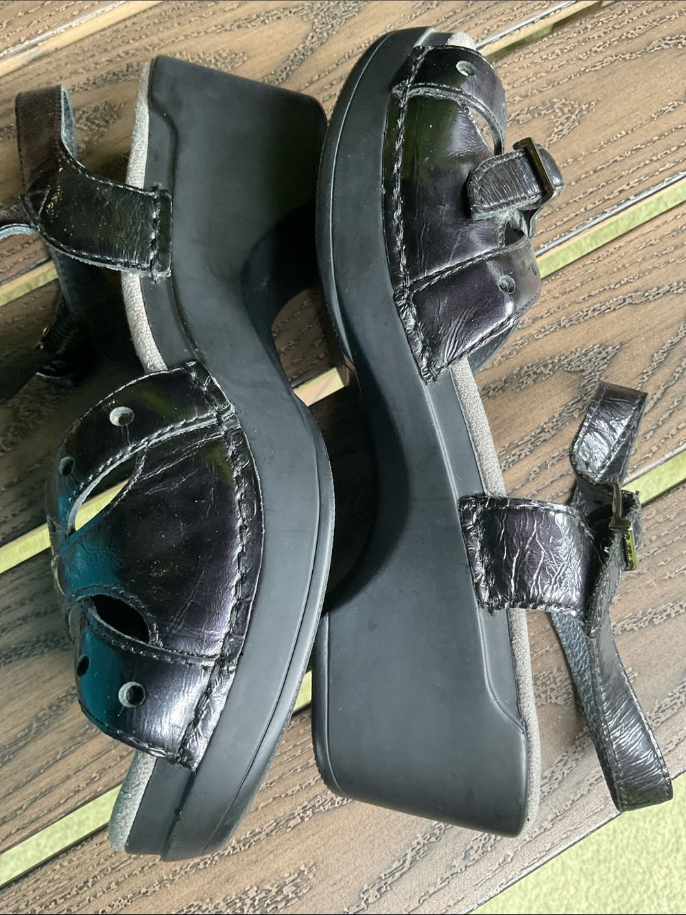 Dansko Leather Black Women's Wedge Sandals - Picture 3 of 6